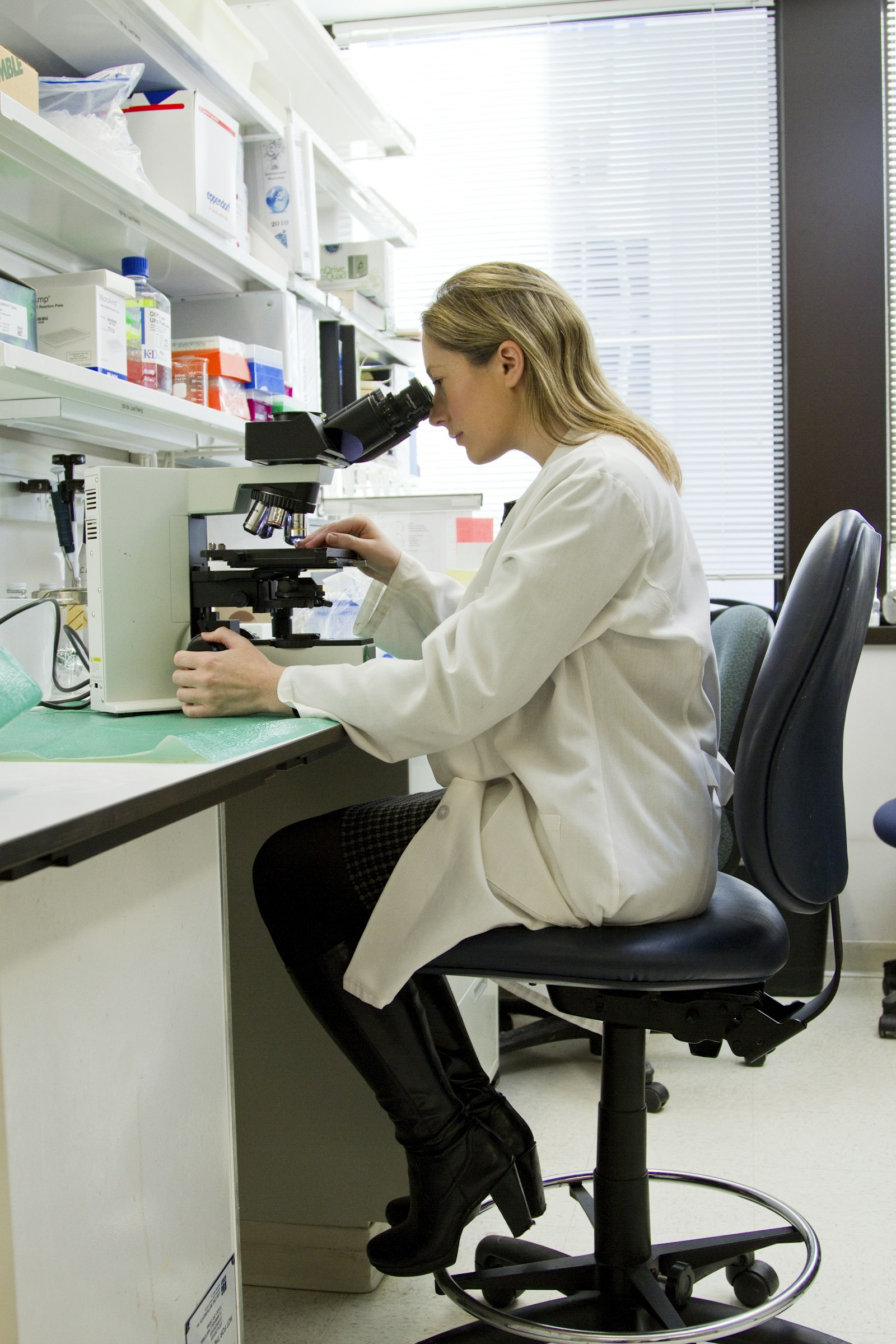 Analyzing dosage and exposure data for a pharmaceutical product